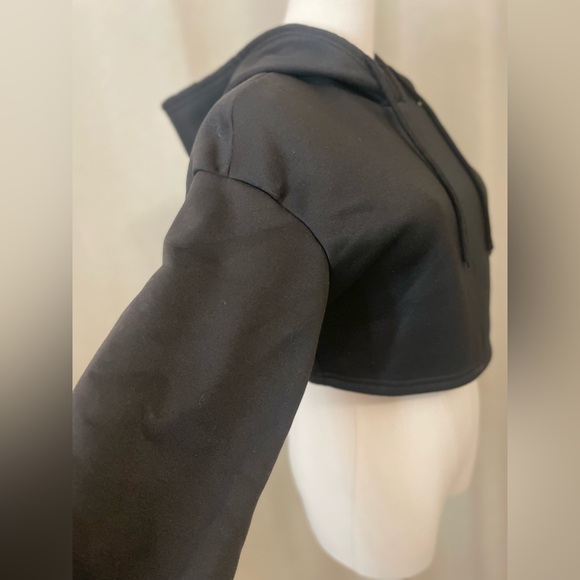 Black Cropped Sweatshirt Hoodie - Picture 5 of 5